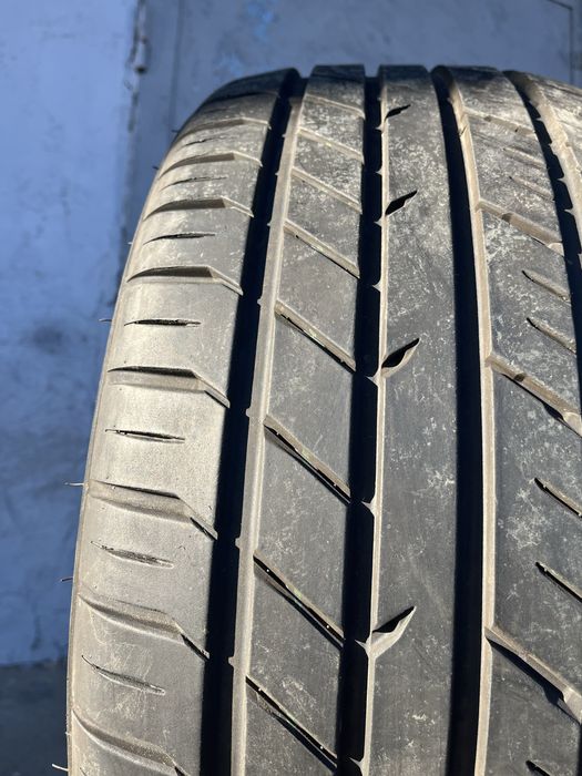 2 бр. летну гуми 255/35/21 Bearway DOT 4324 7 mm