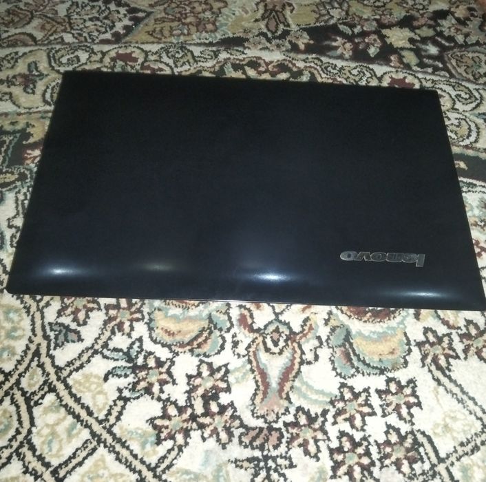 Noutbuk   lenovo