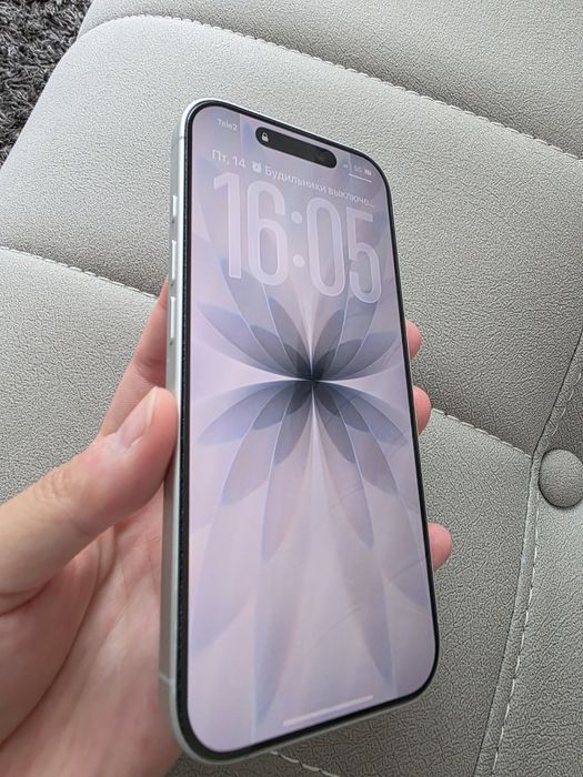 Продается Iphone 17 256gb, 100% акб, e-sim