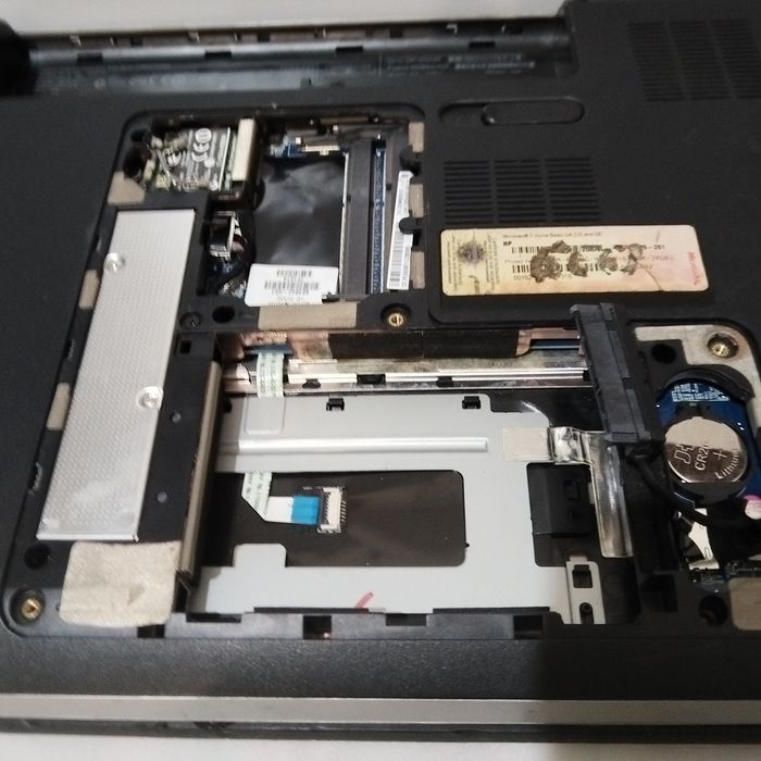 Продам ноутбук hp dv 6 на запчасти.
