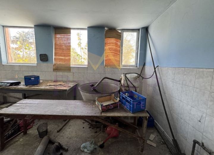 Продава се Промишлена сграда в с. Генерал Колево, Област Варна - 200 кв.м за 95 €/кв.м - Снимка #4