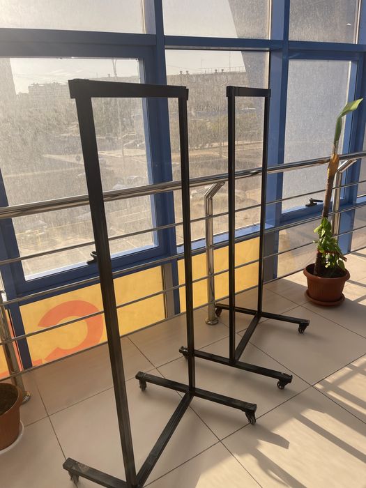 Стойка для одежды