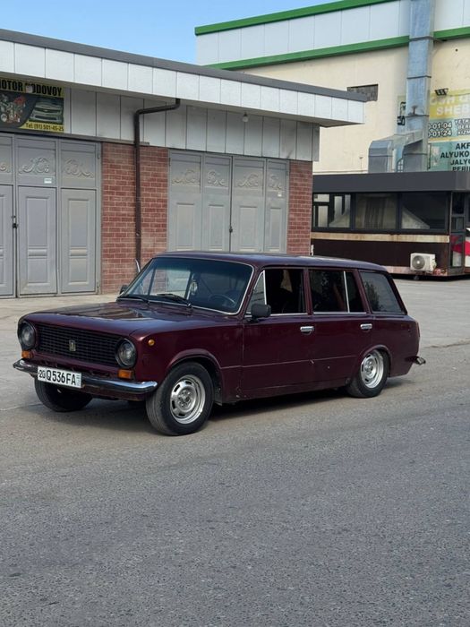 Ваз 2102/1980йили срочни сотилади