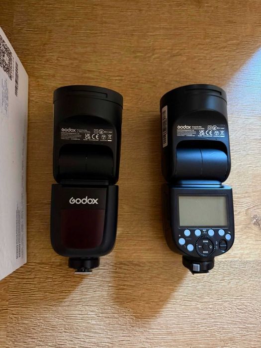Godox V 1 светкавица