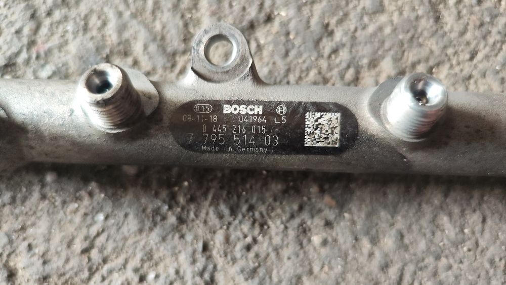 Рейл , рейка за дюзи за 6 цилиндрова дизел