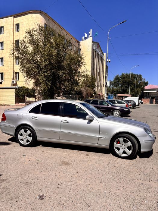 Продаю Мерседес Е320 в кузове W211