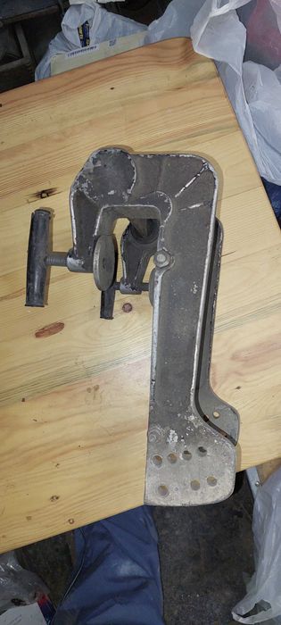 Подвесной механизм для лодочного мотора Вихрь 30