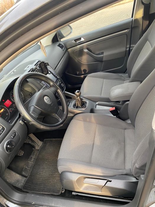 VW Golf 5 Variant 1.9 TDI 105cp – climatronic, încălzire scaune, fiabil