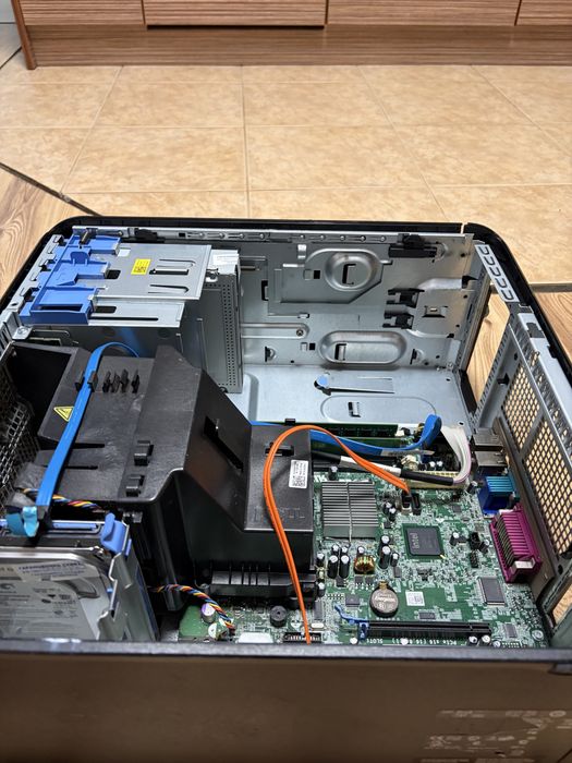 Продавам компютър без захранване