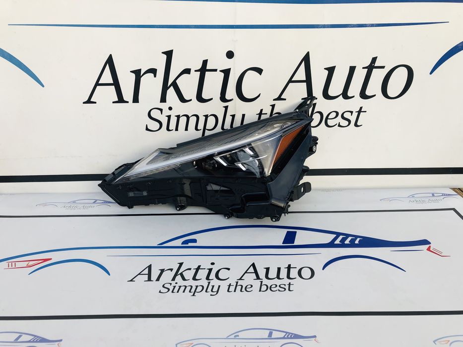 Far stânga Full led Lexus UX model după 2020