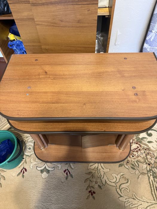 Отдам бесплатно тумбочку под телевизор