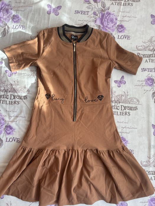 Чисто нови къси рокли слагани по повод за час,два