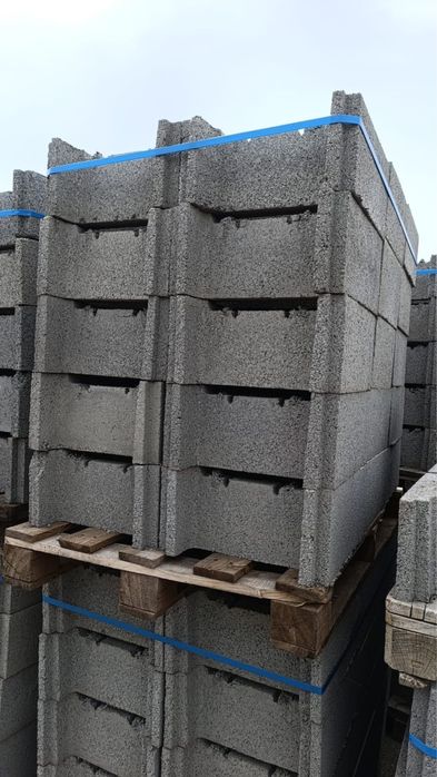 Несъемная опалубка сплитерный блок. Фундаментный блок