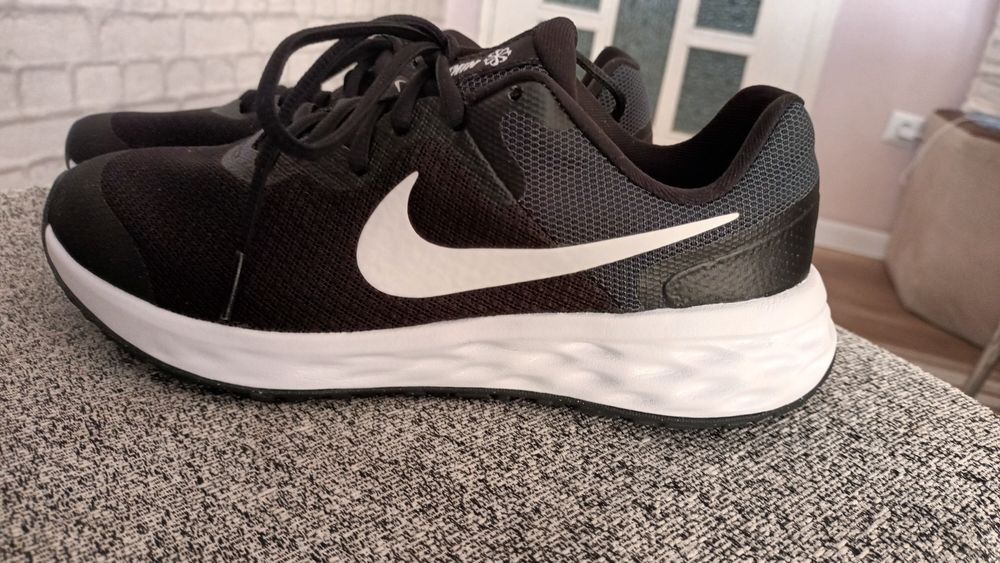 Маратонки Nike-унисекс модел