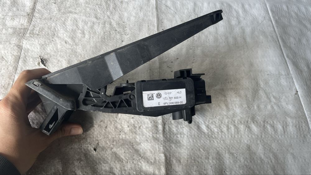 Педал газ VW Touran 2003-