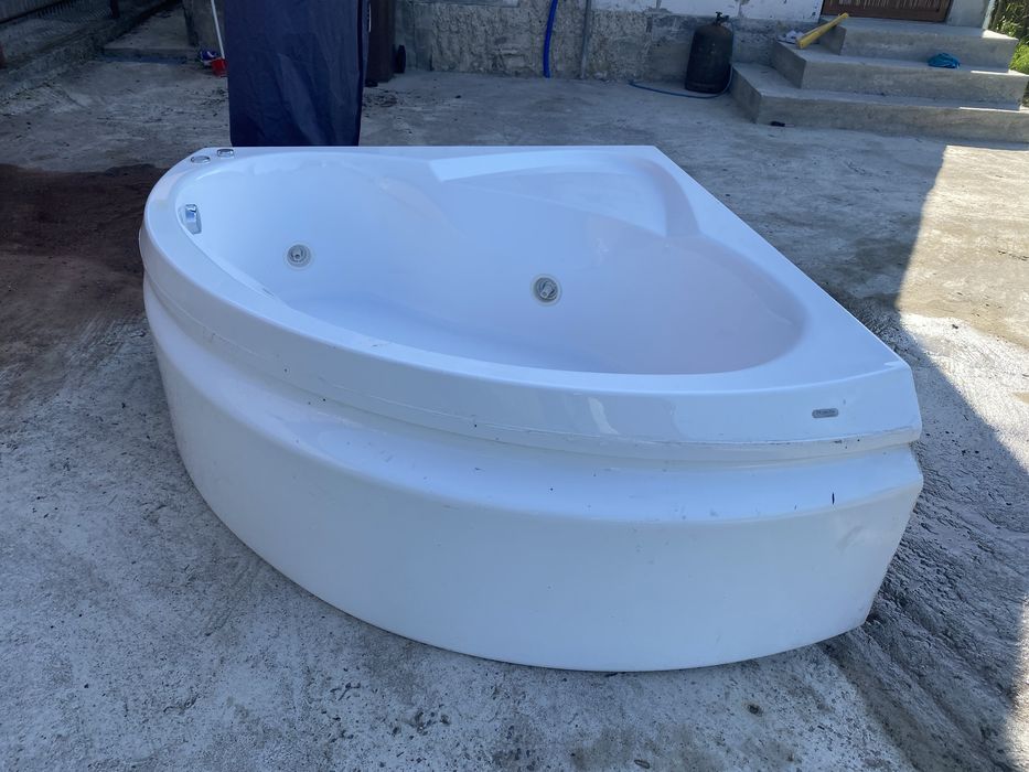 Se vinde urgent cada cu hidromasaj