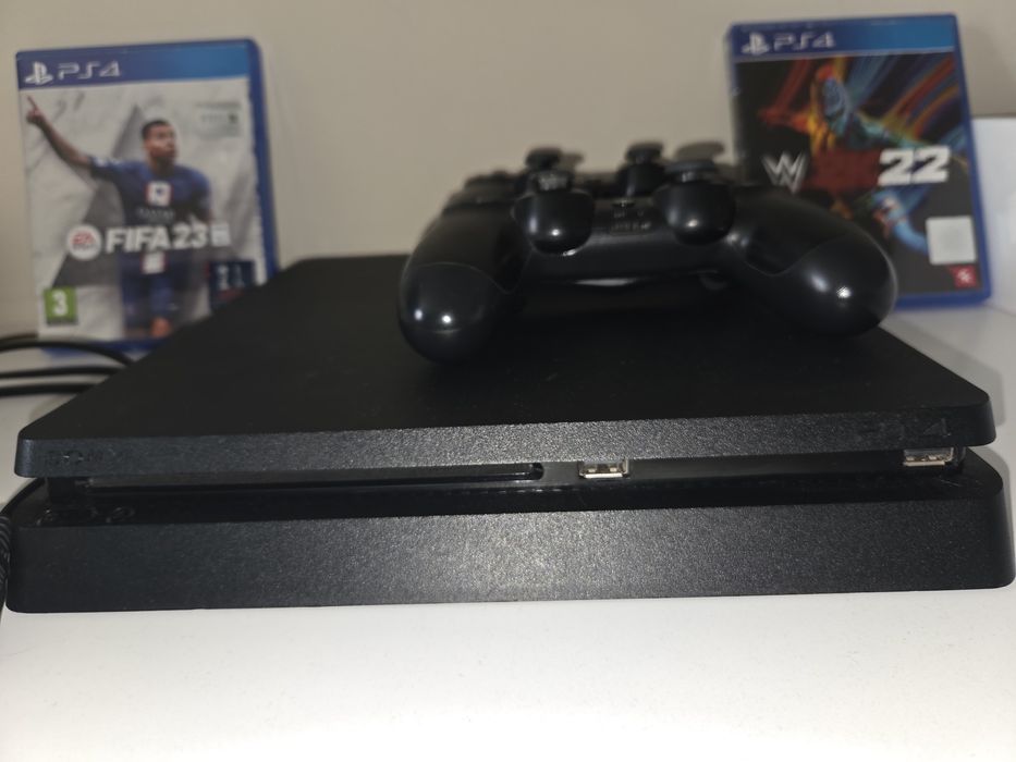 Playstation 4 +две игри безплатни