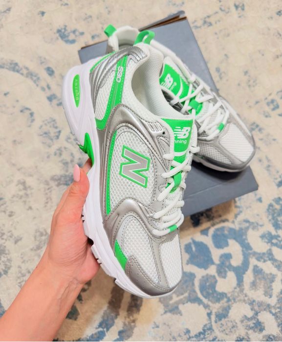 Продам new balance 530