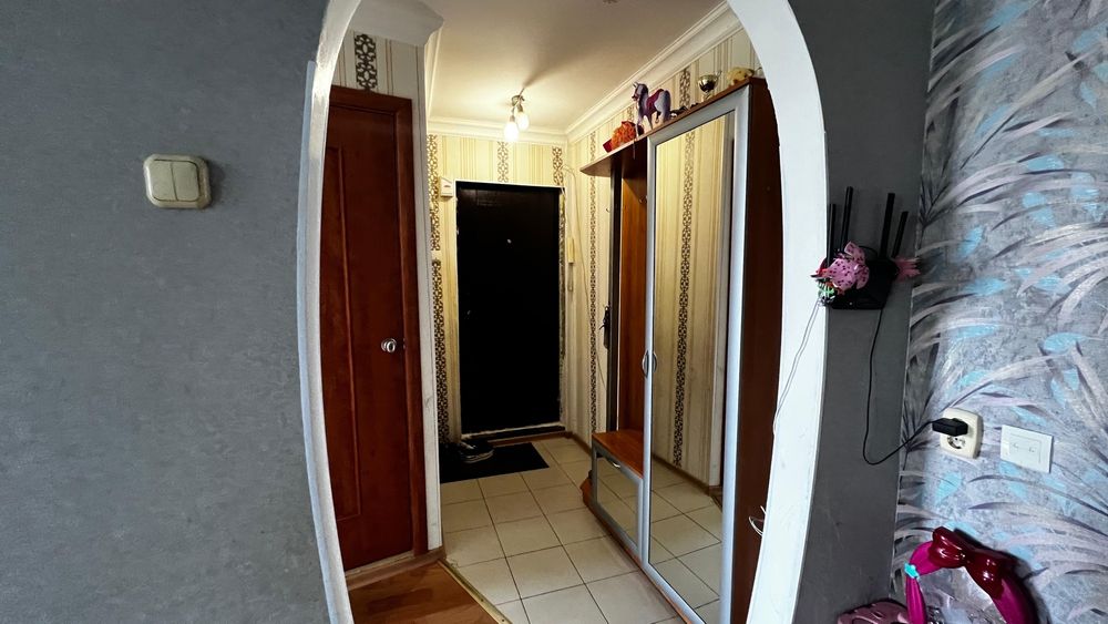 Продам 2х ком кв раен космос