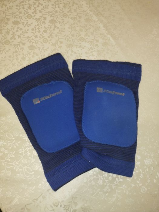 Продам наколенники в хорошем состоянии