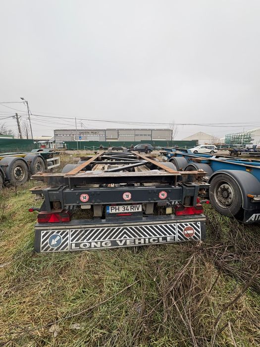 Semiremorci transport container