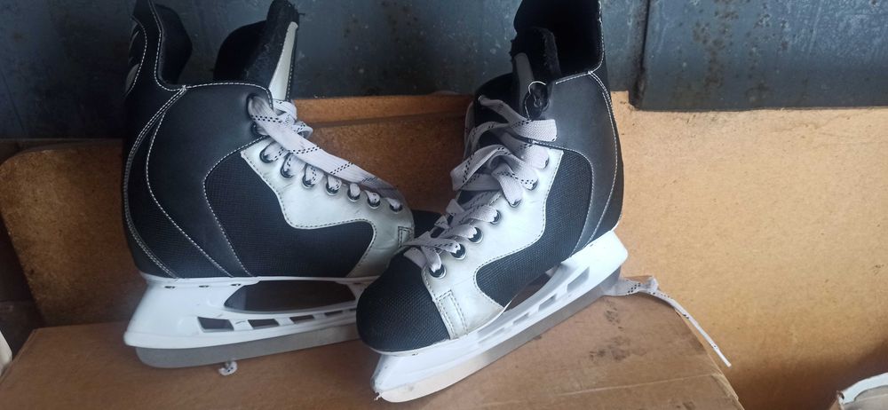 Коньки мужские, 44р.