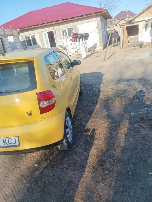 Vând Volkswagen Fox an 2011
