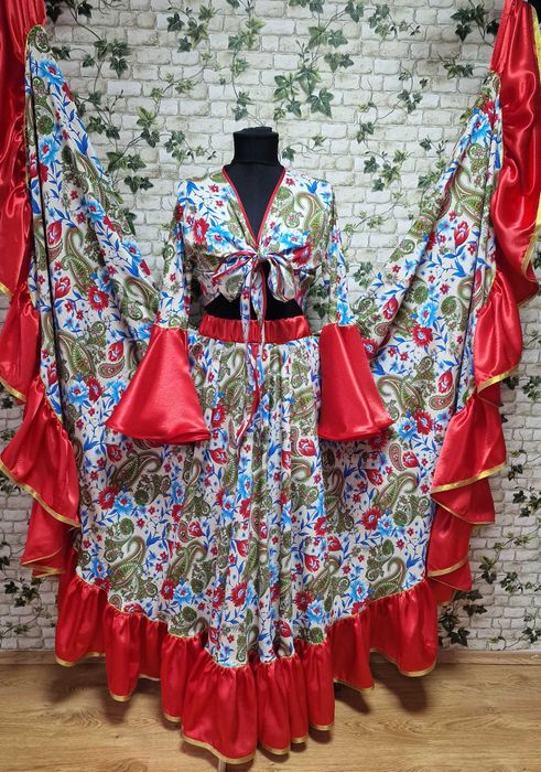 Costum dans tiganesc