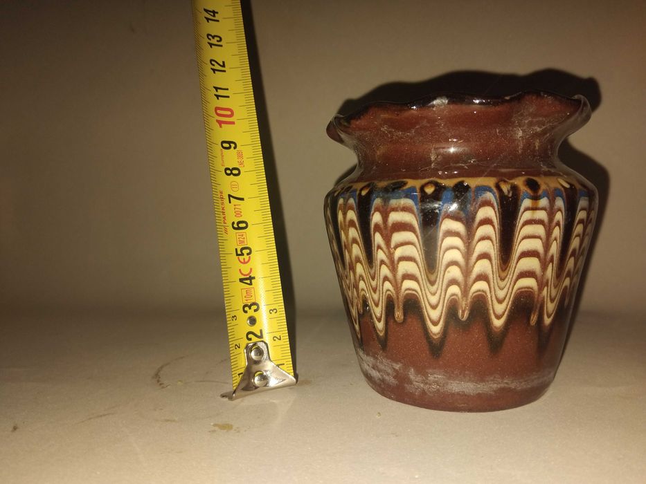 Лот 2 броя керамични саксии – битов стил (със забележка)