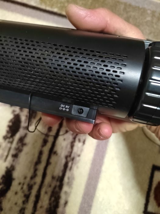 Радиочасовник с проектор