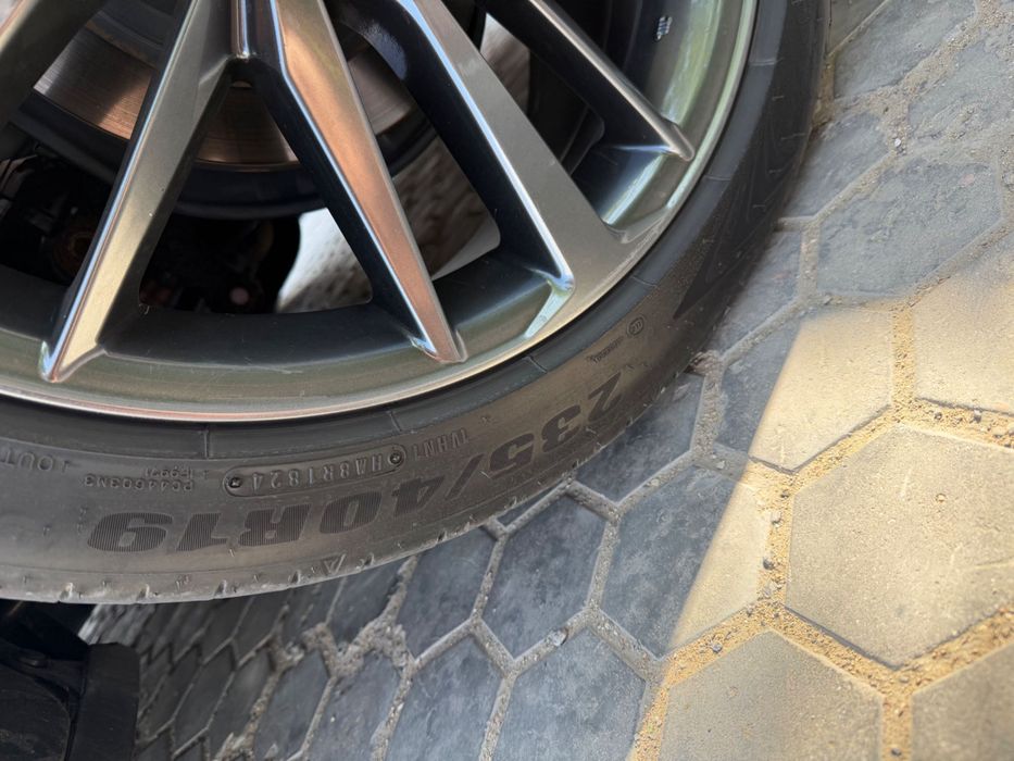 Dunlop 235x40x19