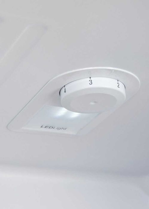 Хладилник с фризер за вграждане BEKO BCHA275K4SN