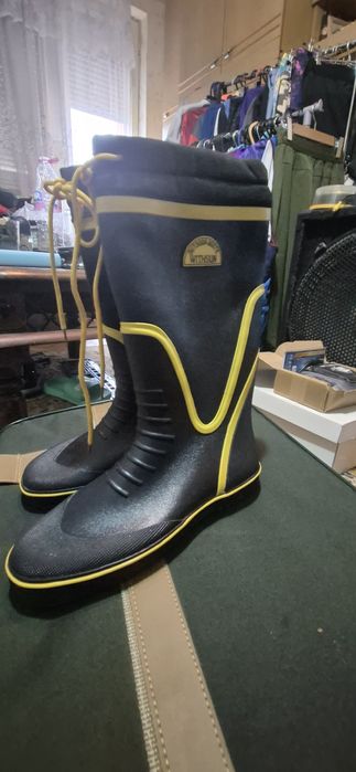 Яки немски Нови ботуши -42ном.