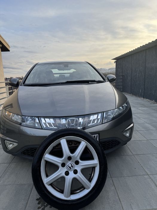 Vand Honda civic 1.8 benzina , 140 cai, 200k km