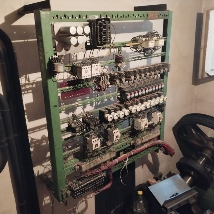 Vând troliu de lift cu motor 5kw