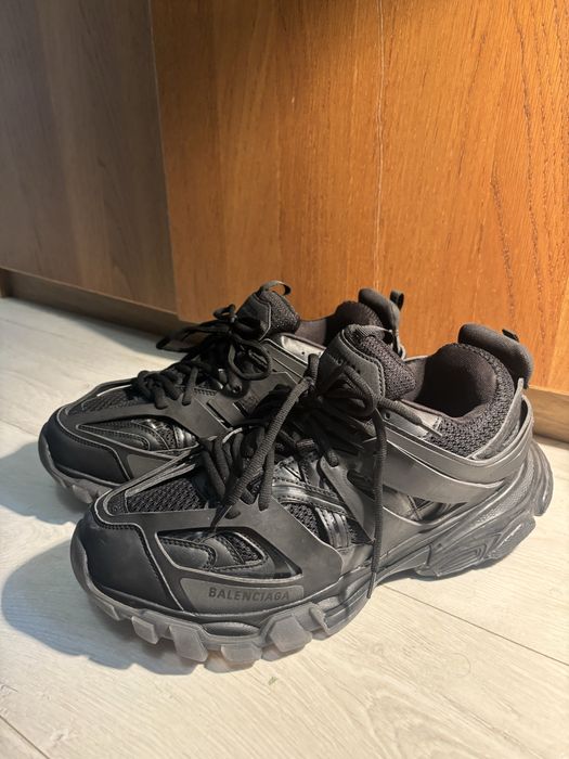 Balenciaga track
