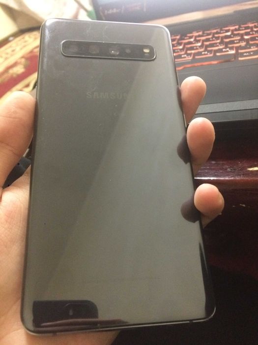 samsung s10 5g ekrani ketgan