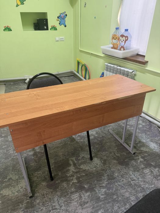 Продам парту со стулом.