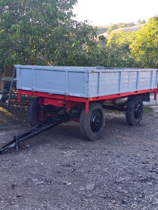 Vând remorca agricola RM 2 și remorca agricola pe o axă
