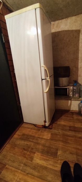 Продам холодильник