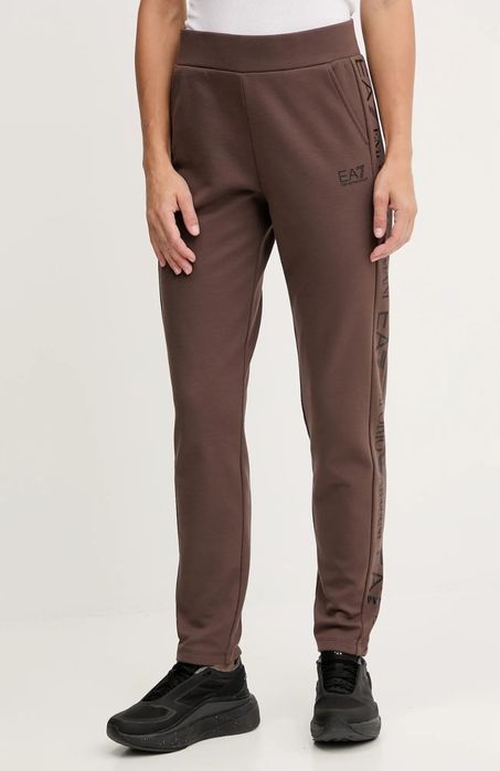 Анцуг ЕА7 Emporio Armani

EAT EMPORIO ARMANI

Текуща