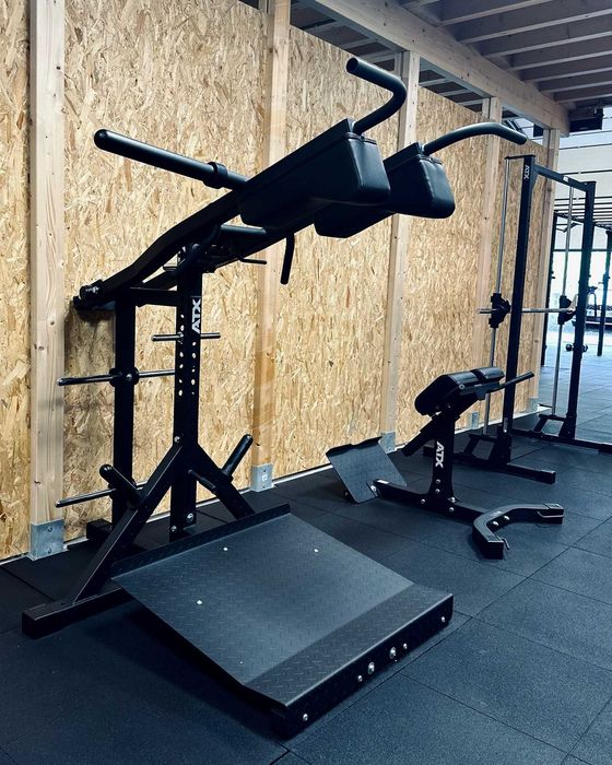 Раменна Преса Lever Arm , Комбиниран Фитнес Уред за Клек - Трапец