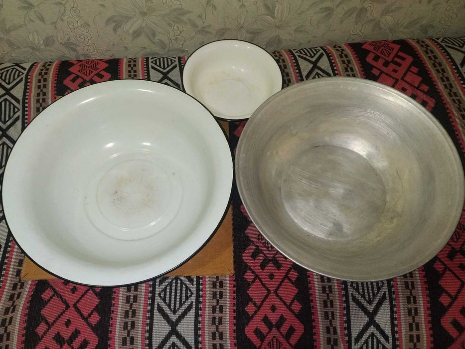 Тазы для варки варенья эмалированные в отличном состоянии