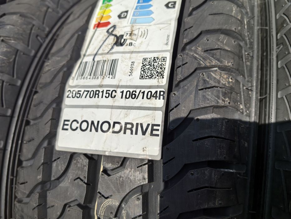 205/70/15 С Дънлоп ДОТ 2021 г - Чисто Нови - БУСОВИ