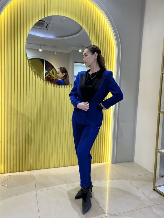 Продаю брючный костюм