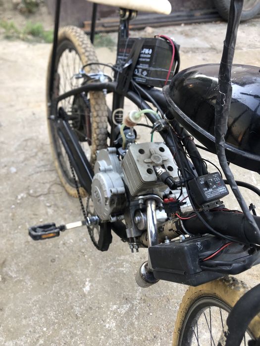 Vand bicicleta cu motor