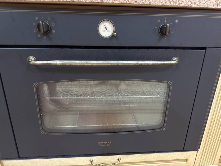 Продается духовая печь Hotpoint Ariston 90/60