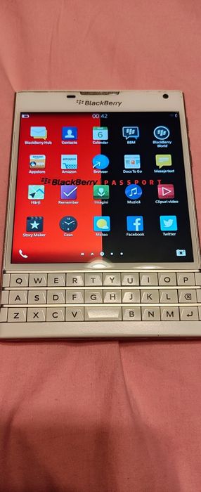 Vând Blackberry pașsport white edition