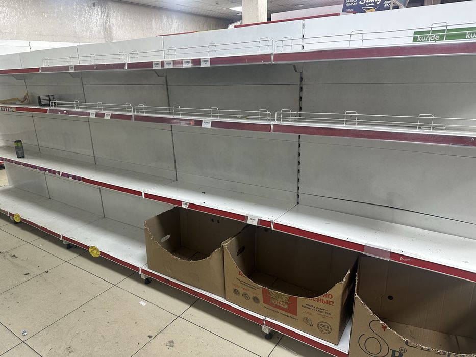 Продам стеллажи и полки