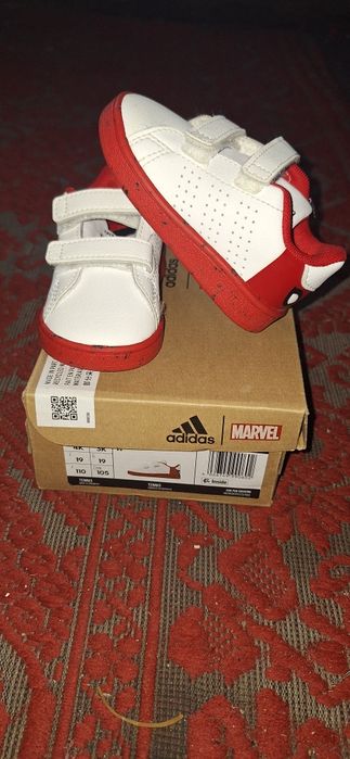 Adidași Adidas Marvel Bebeluși